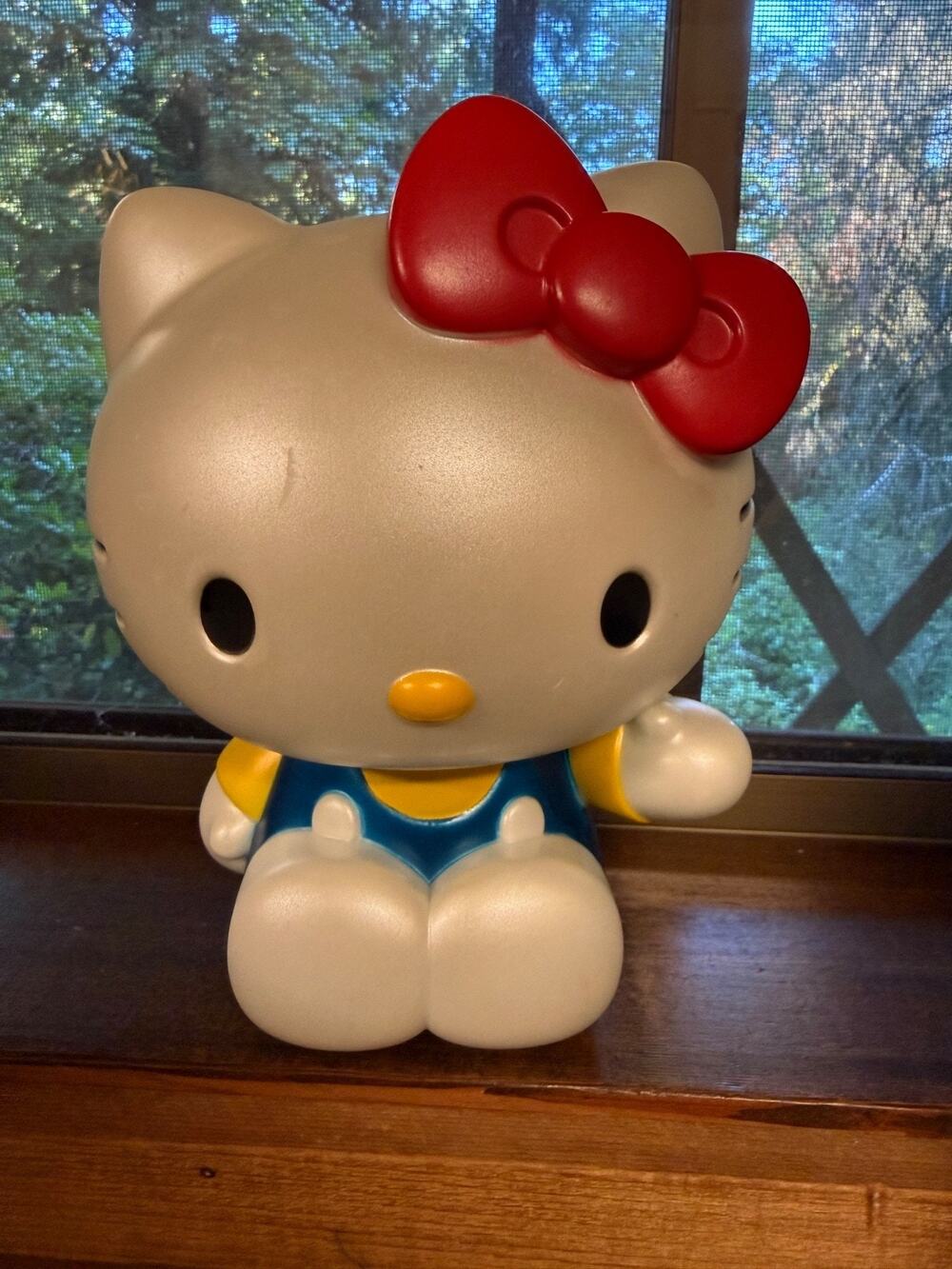 Hello Kitty Sanrio Monogram Intl Plastic Piggy Bank Coin Bank -missing plug